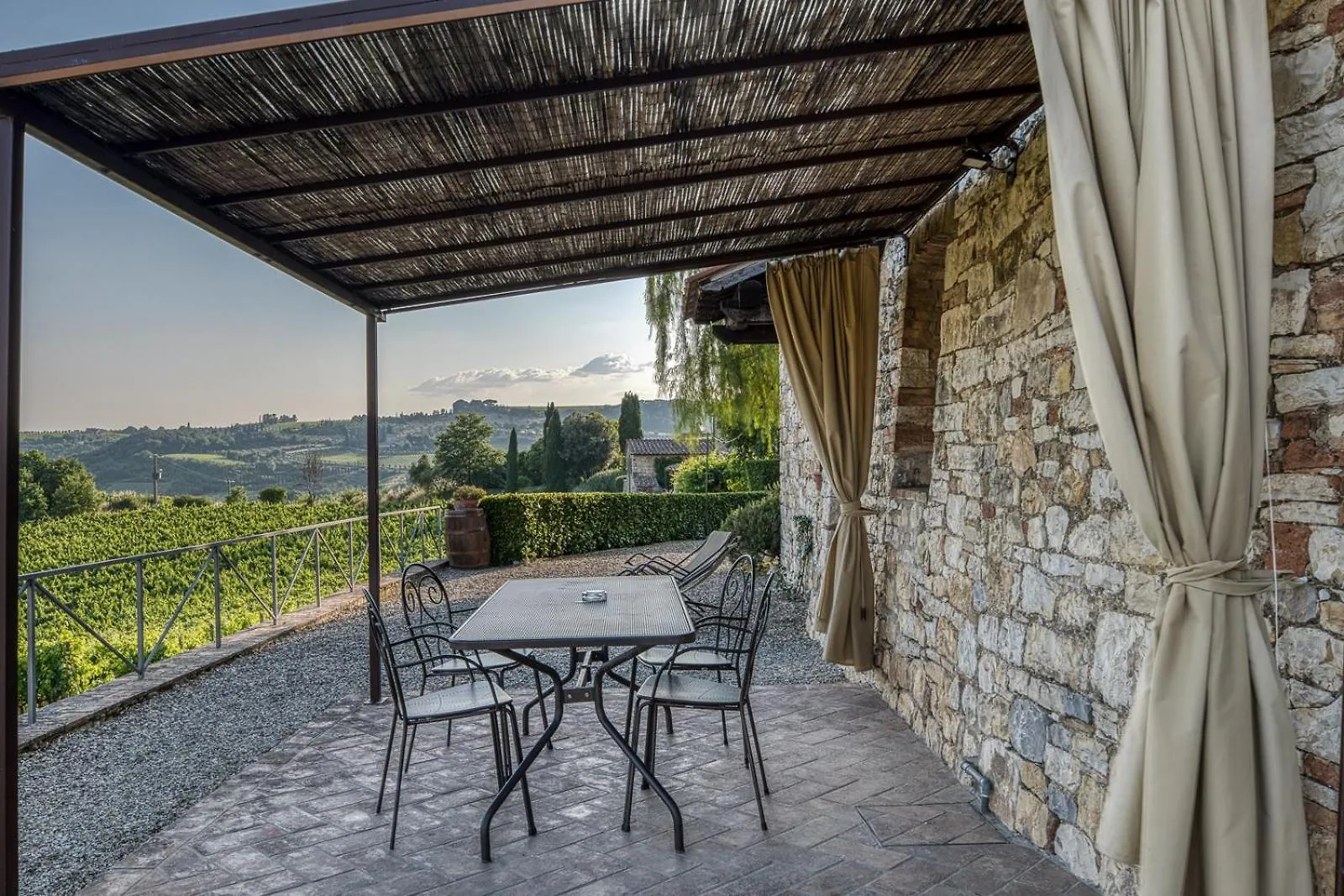 Гостевой дом Borgo Argenina Monti di Sotto Летний дом